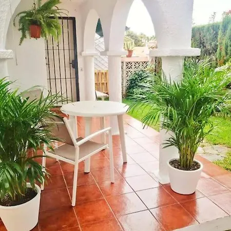 Vakantiehuis Casita Con Porche Y Jardin A 30 M De La Playa Marbella